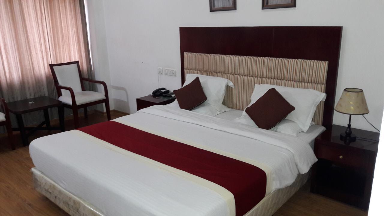 Aroma Residency Hotel Tinsukia ภายนอก รูปภาพ