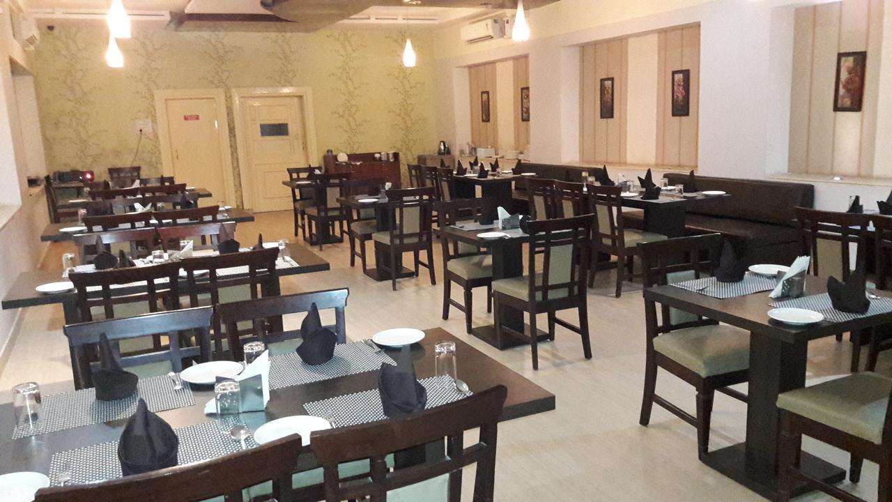 Aroma Residency Hotel Tinsukia ภายนอก รูปภาพ